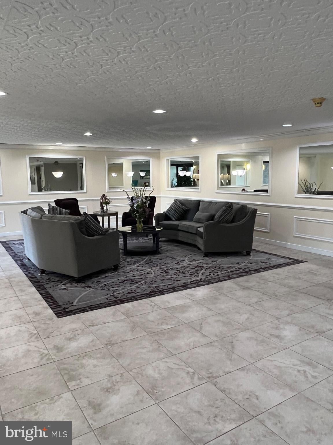1570 THE FAIRWAY 506E