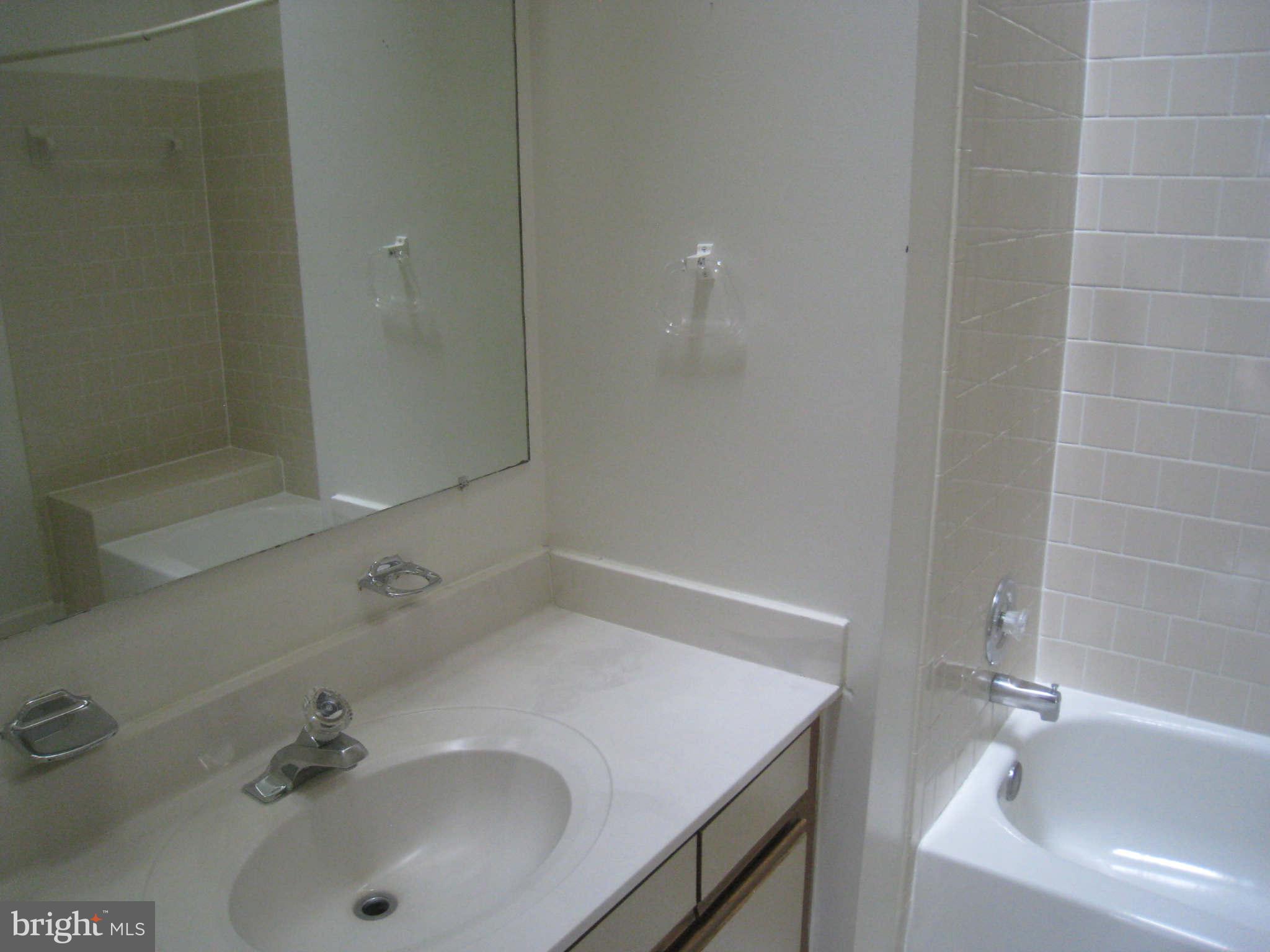 GRAYS POINTE - Residential Lease