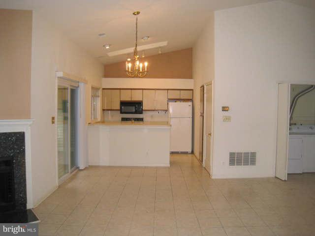 GRAYS POINTE - Residential Lease