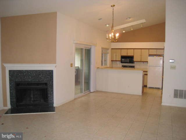 GRAYS POINTE - Residential Lease