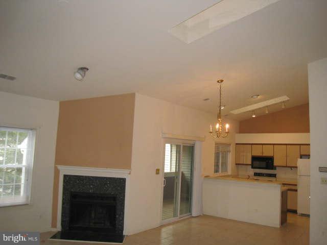 GRAYS POINTE - Residential Lease