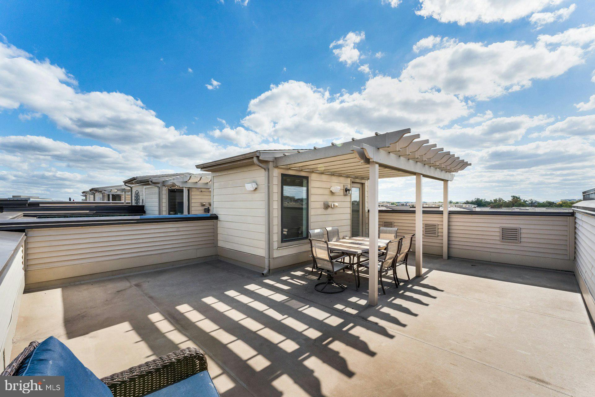 SM ONE LOUDOUN CONDO - Residential