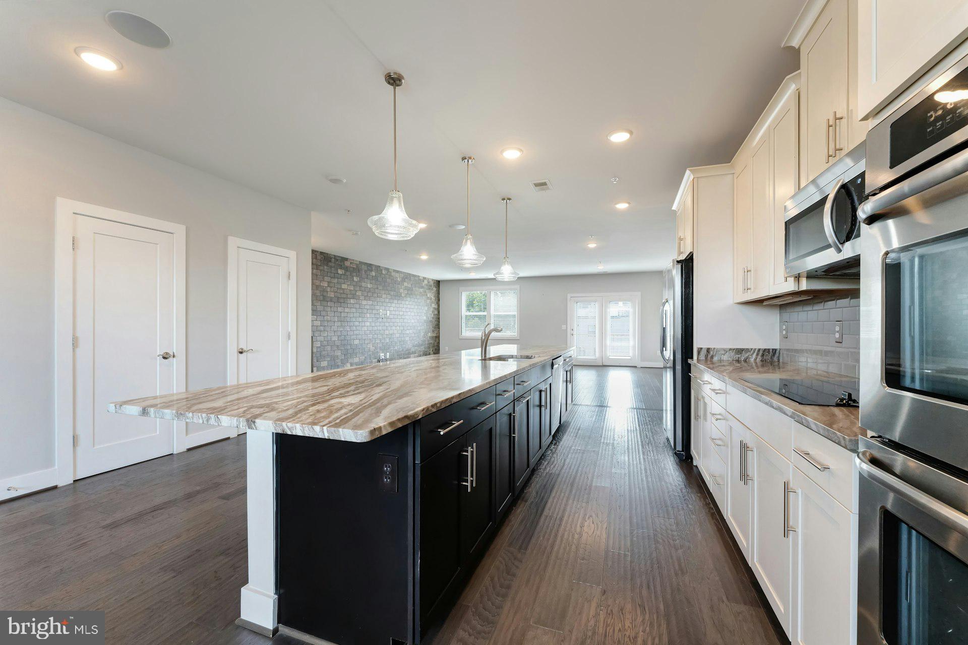 SM ONE LOUDOUN CONDO - Residential