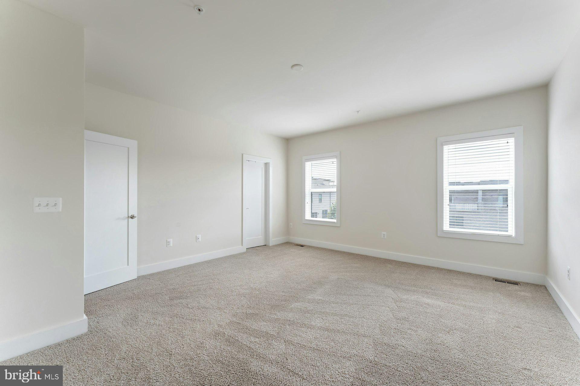 SM ONE LOUDOUN CONDO - Residential