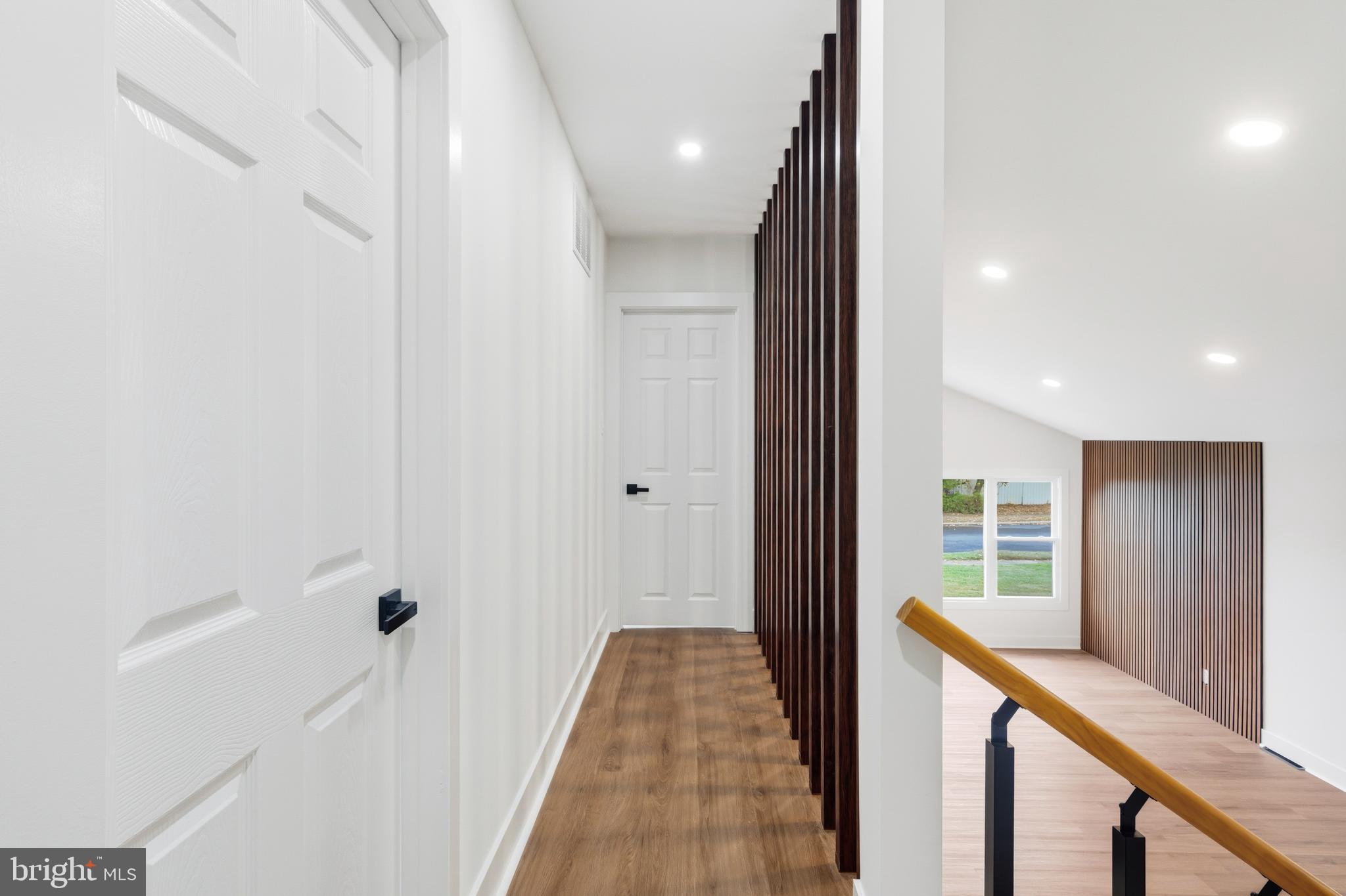 DELMONT MANOR - Residential