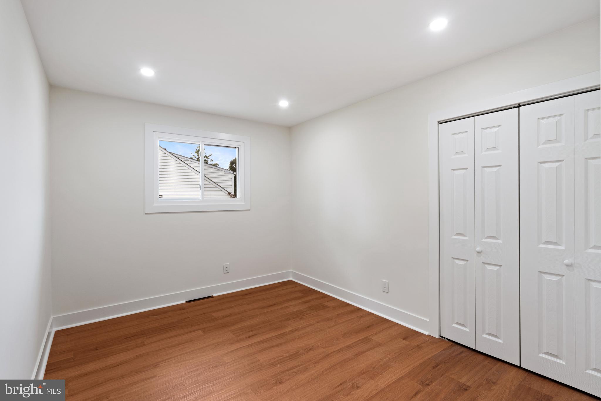 DELMONT MANOR - Residential