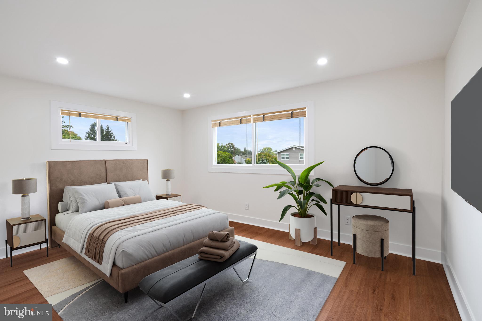 DELMONT MANOR - Residential