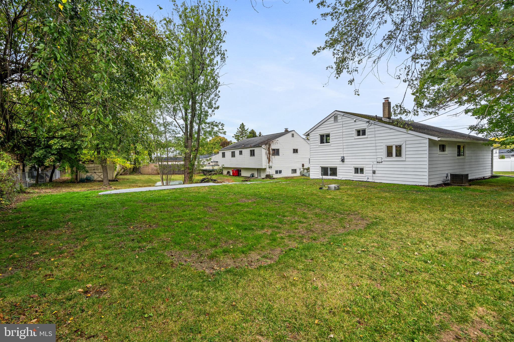 DELMONT MANOR - Residential