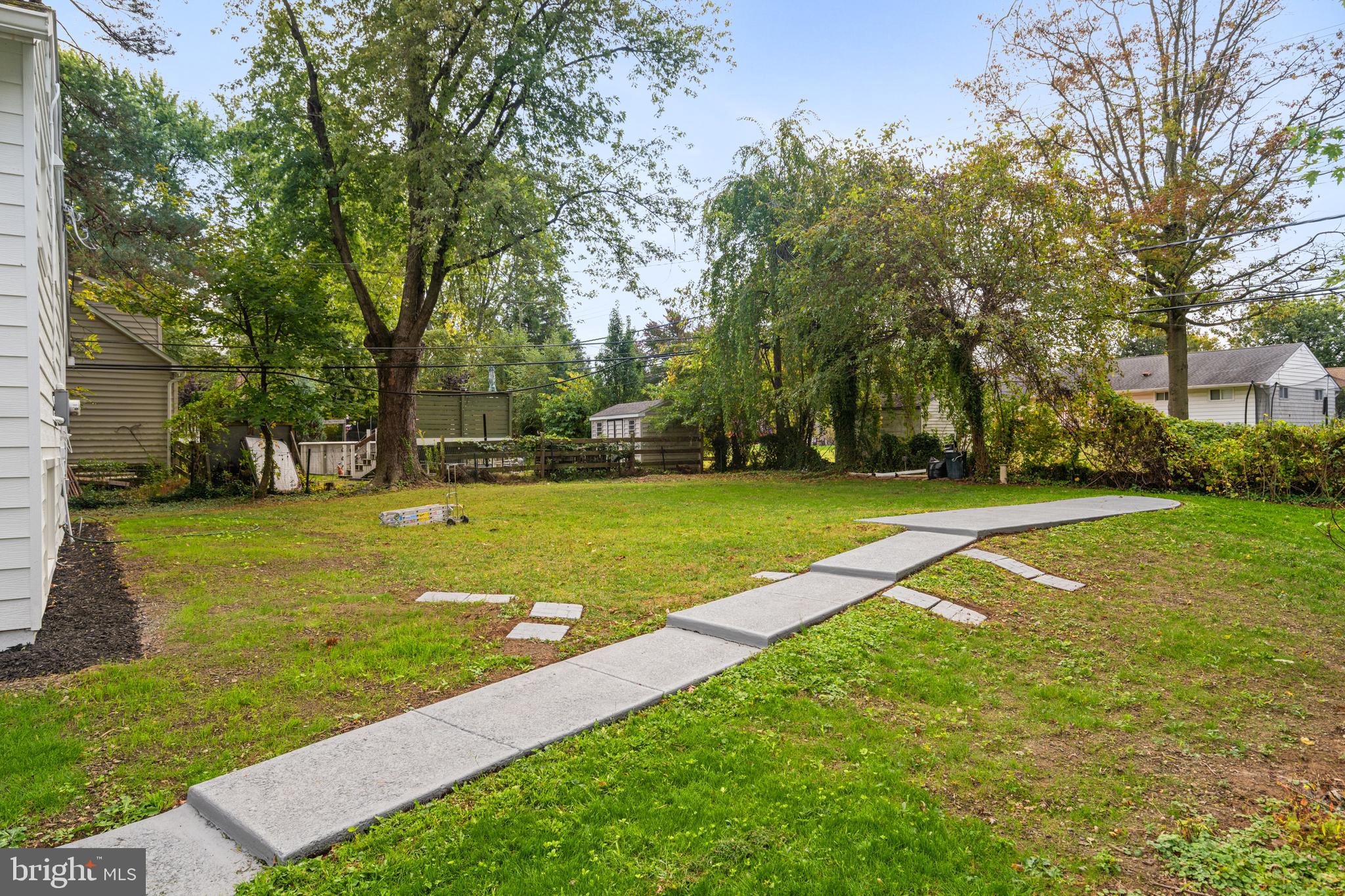 DELMONT MANOR - Residential