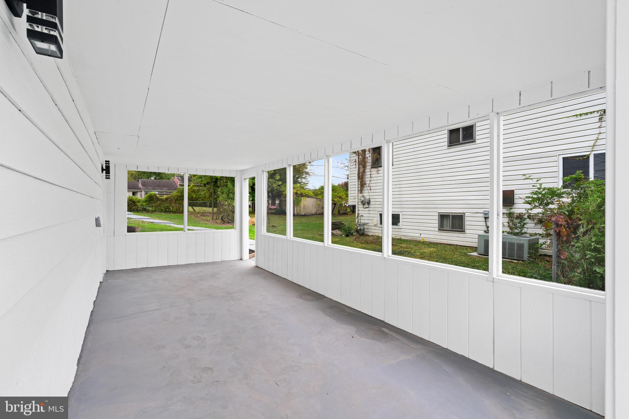 DELMONT MANOR - Residential