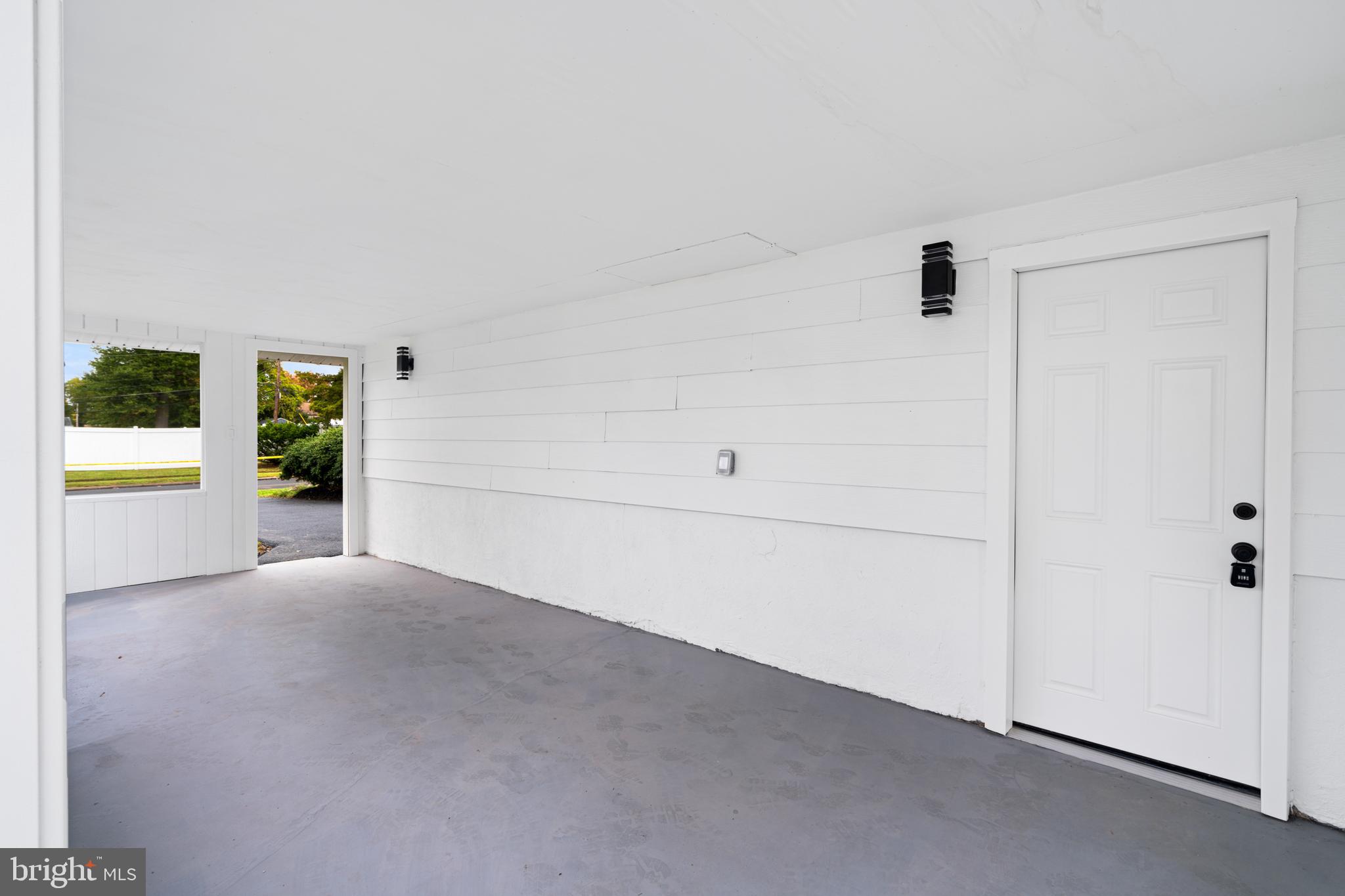 DELMONT MANOR - Residential