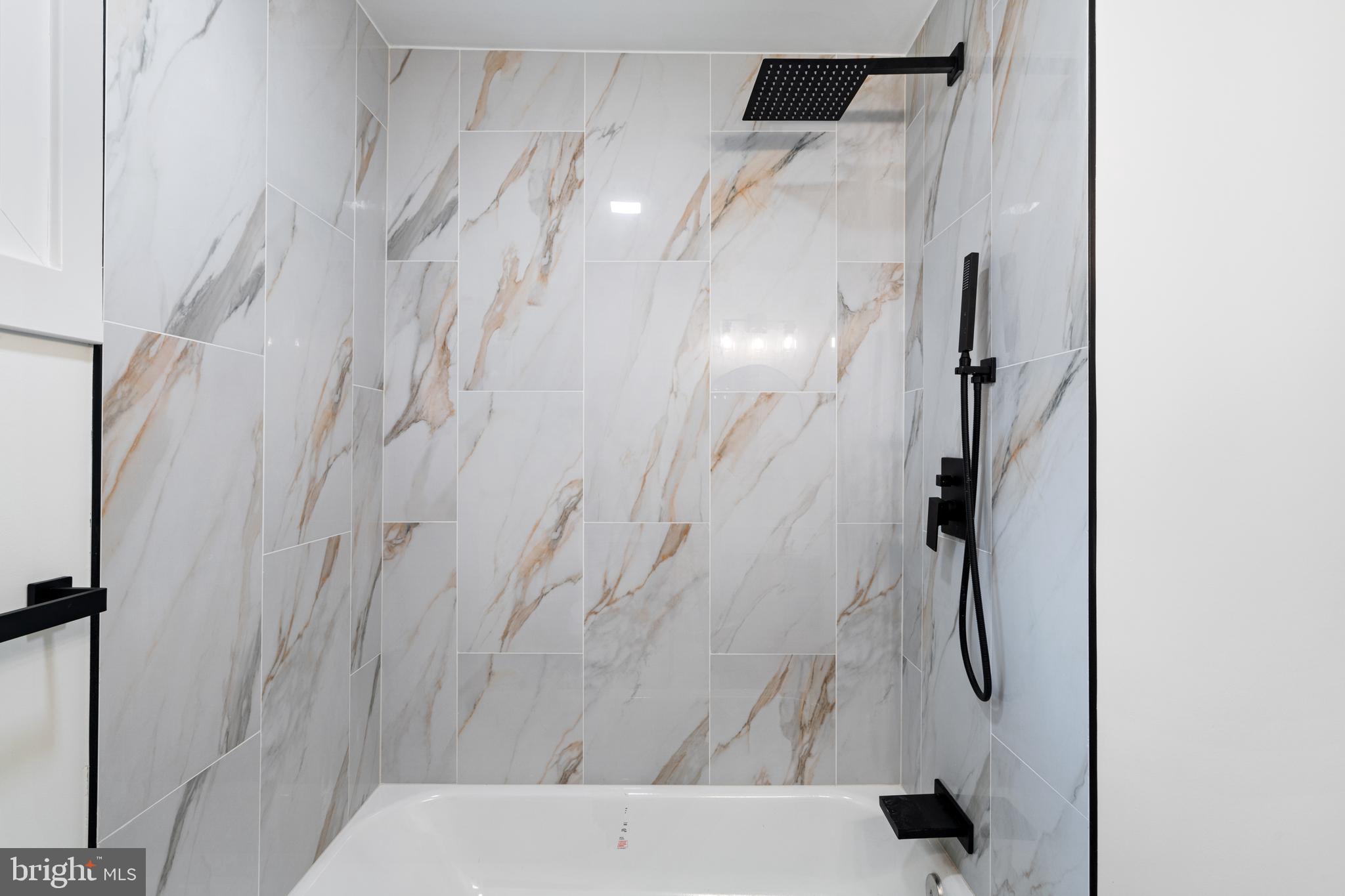 DELMONT MANOR - Residential