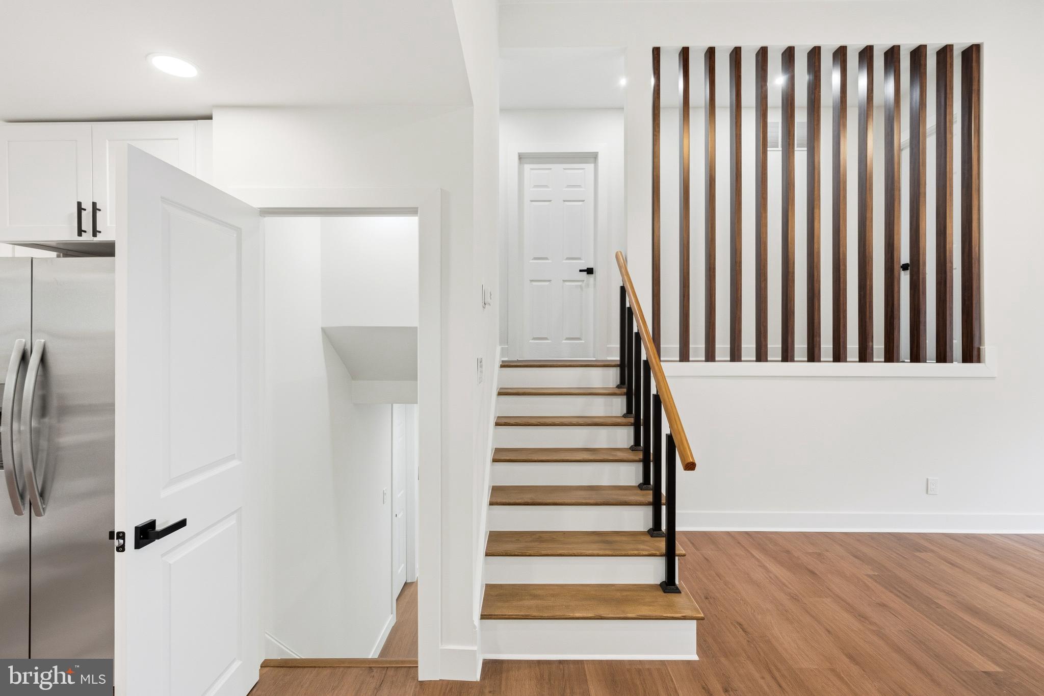 DELMONT MANOR - Residential