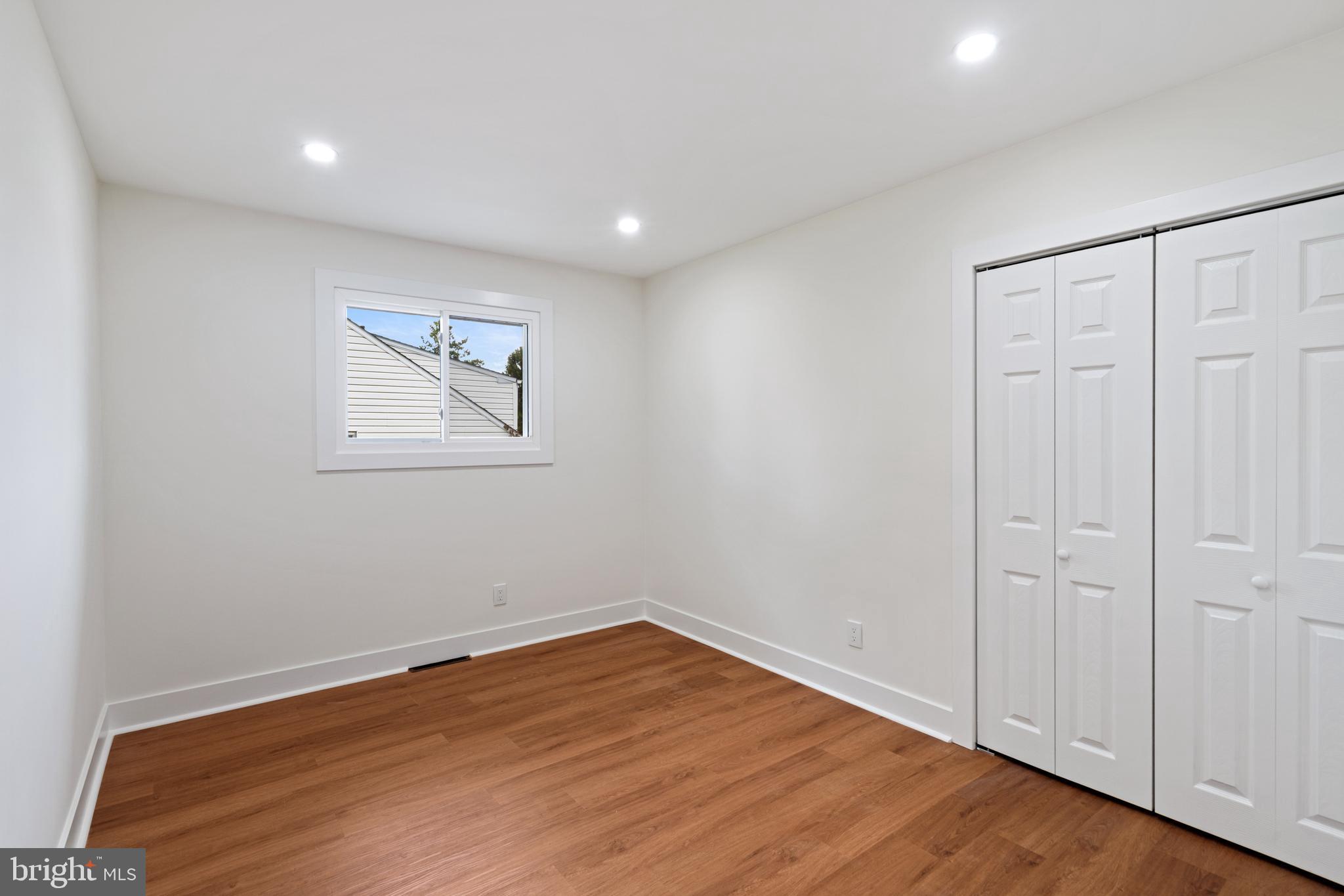 DELMONT MANOR - Residential