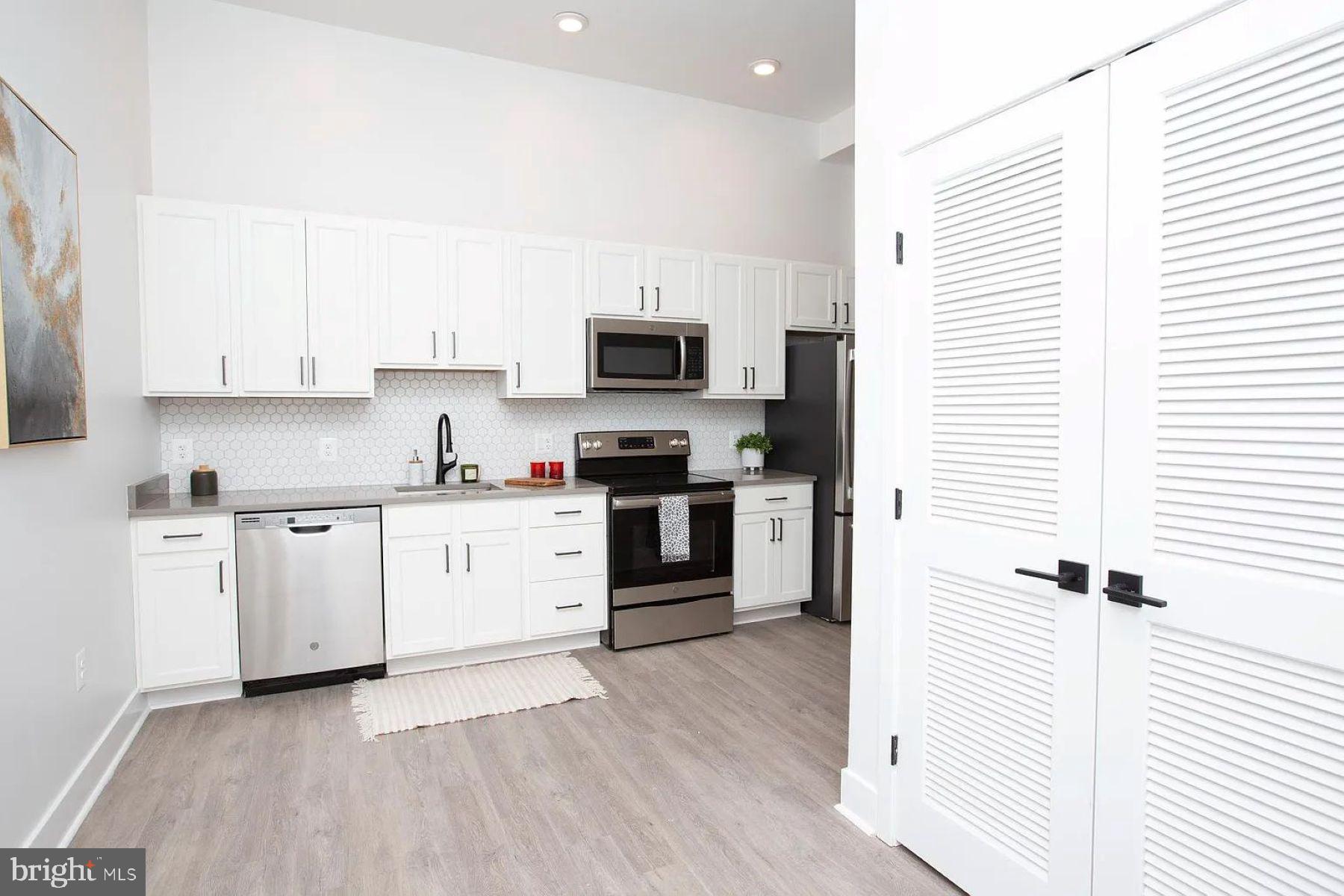 1742 FLEET STREET 204