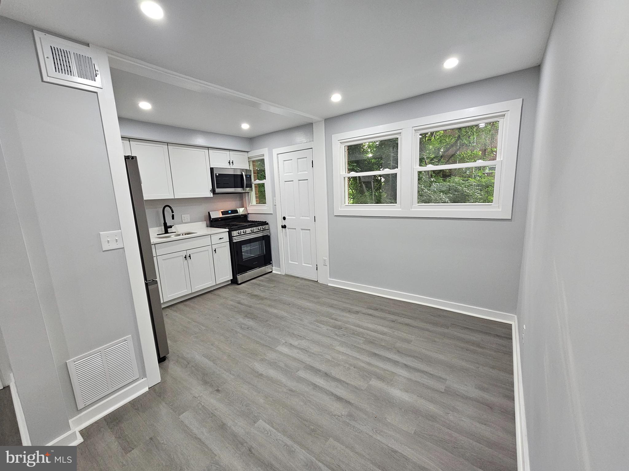 5000 JUST STREET NE