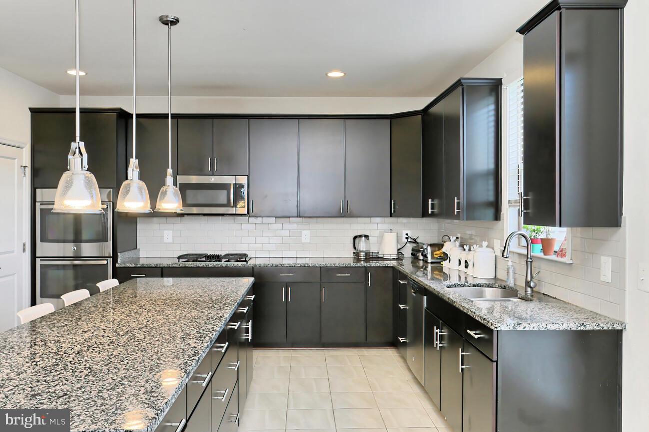 EASTVIEW AT STONE RIDGE - Residential