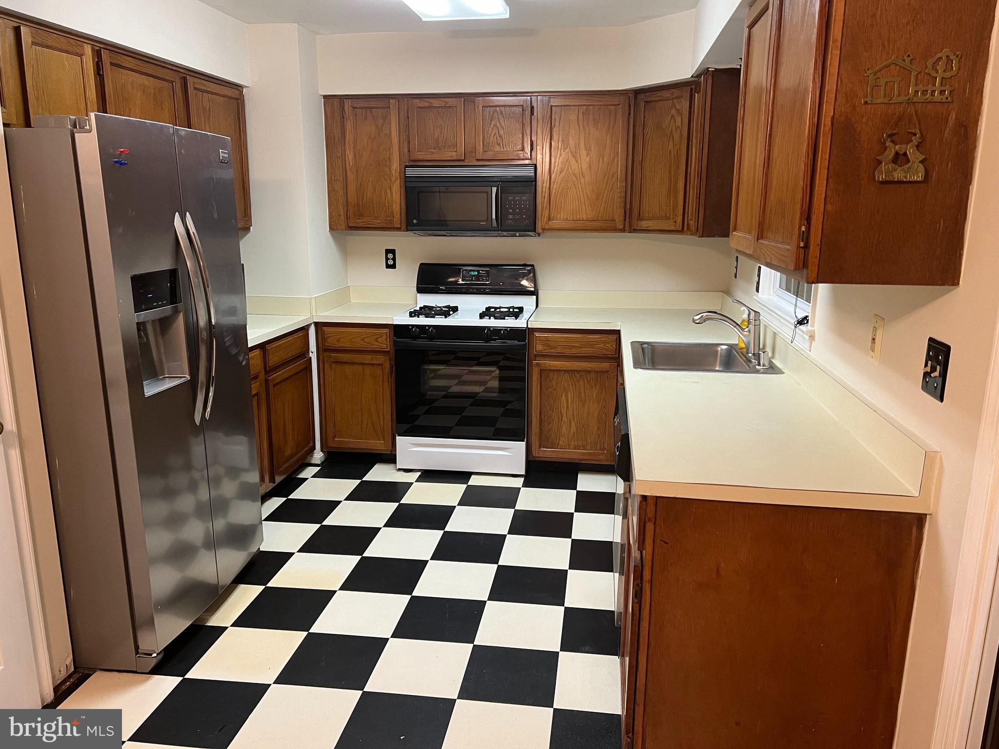 MONTCLAIR - Residential Lease