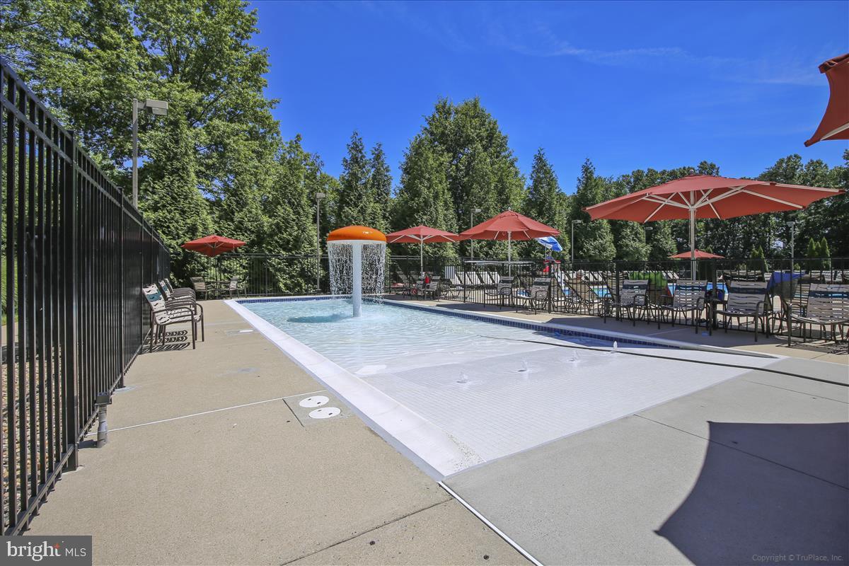 KINGSTOWNE - Residential Lease