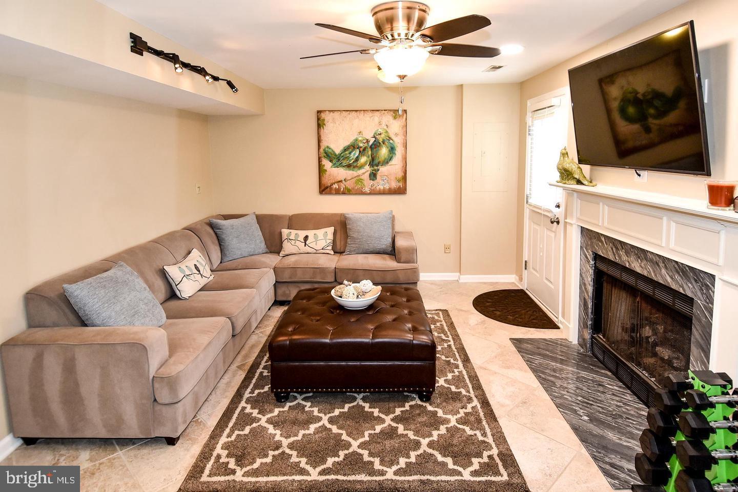 KINGSTOWNE - Residential Lease