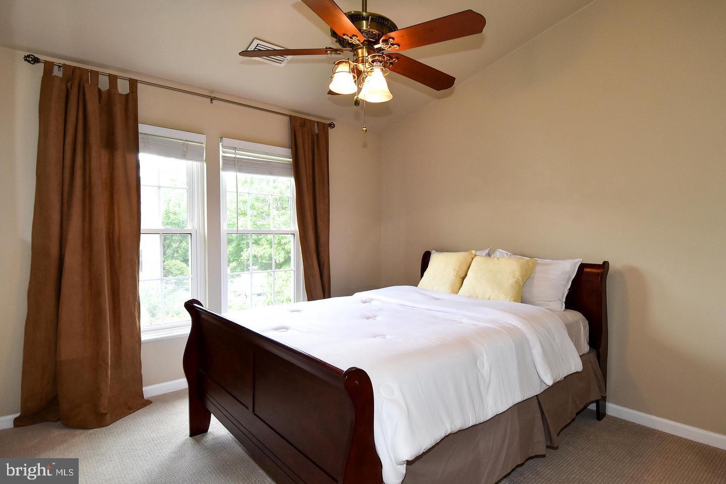 KINGSTOWNE - Residential Lease