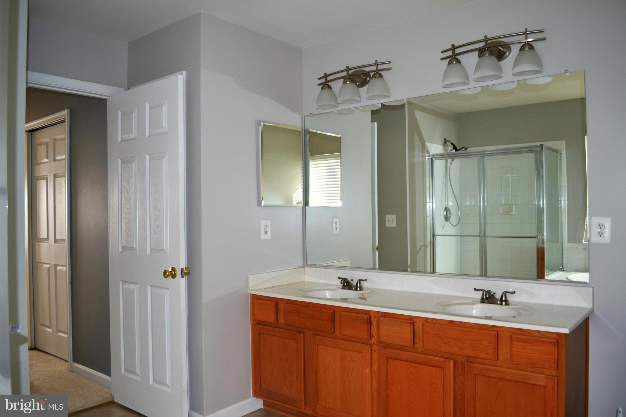 RIVER WALK - Residential Lease