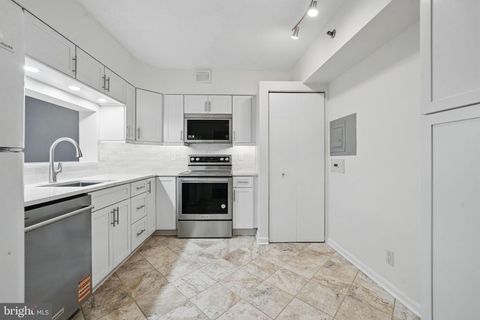 1805 CRYSTAL DRIVE 617S ARLINGTON VA 22202