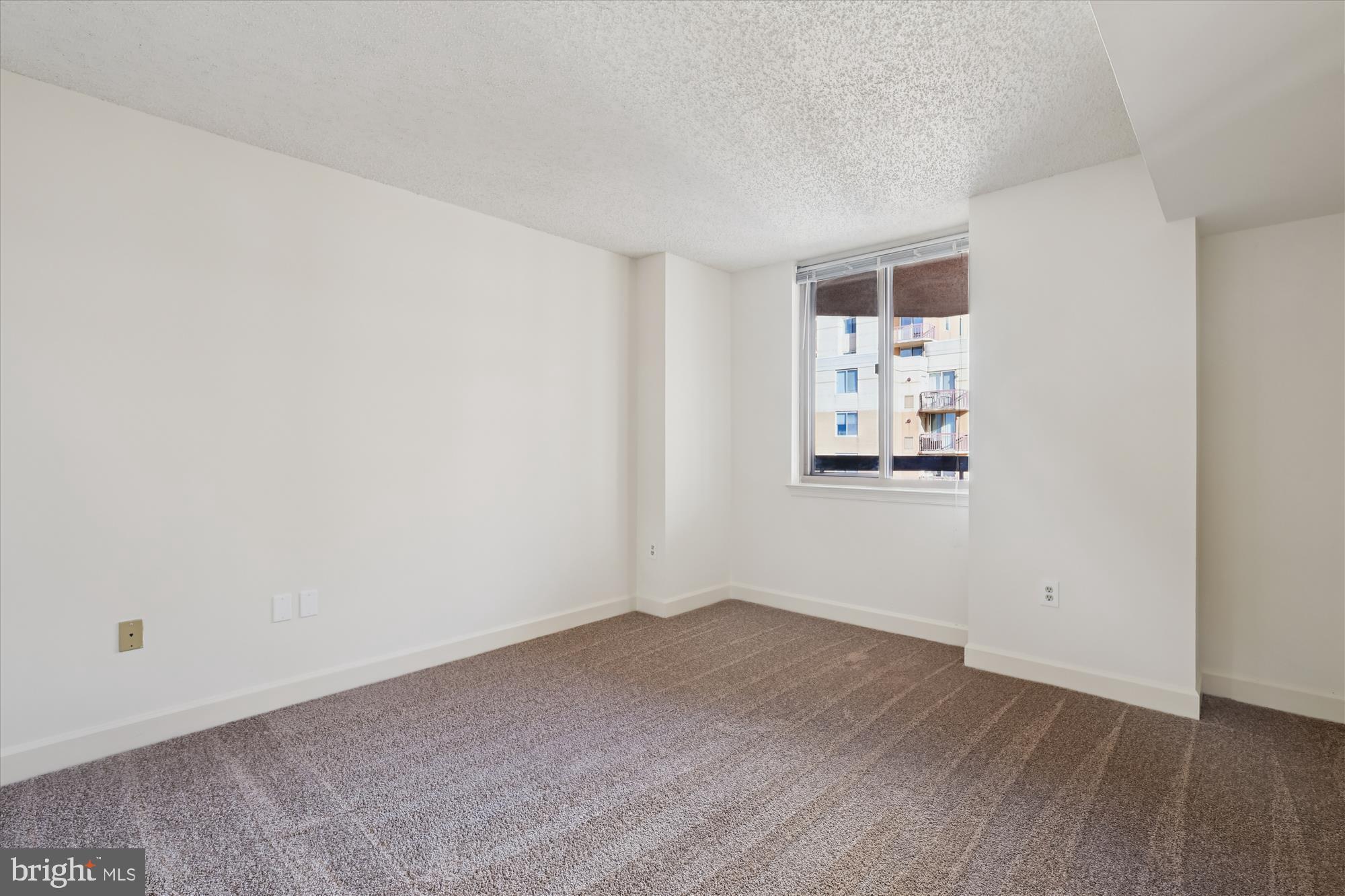 THE WILLIAMSBURG - Residential