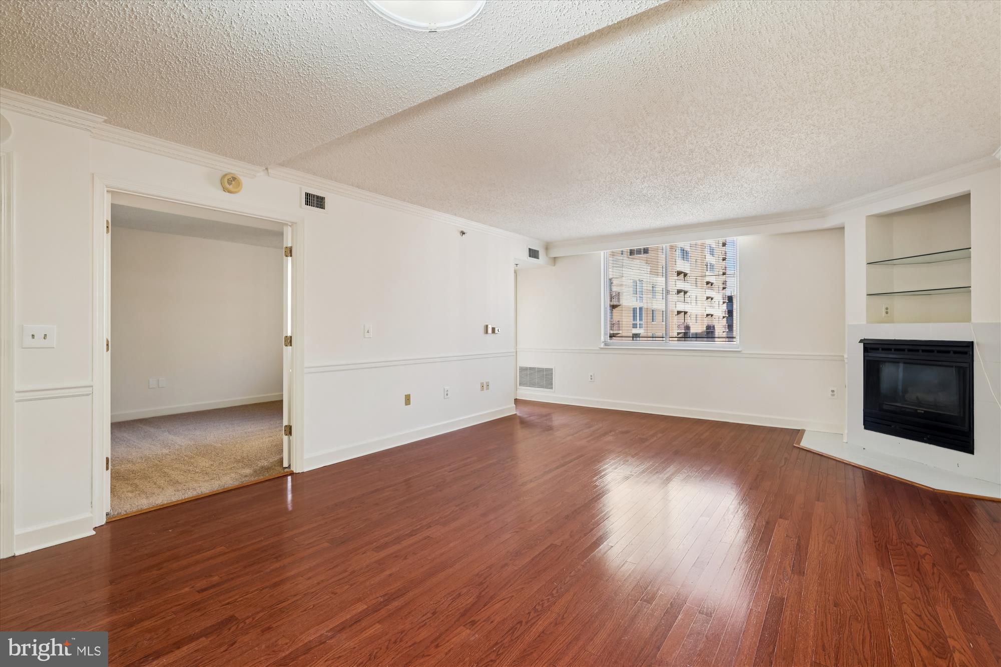 THE WILLIAMSBURG - Residential