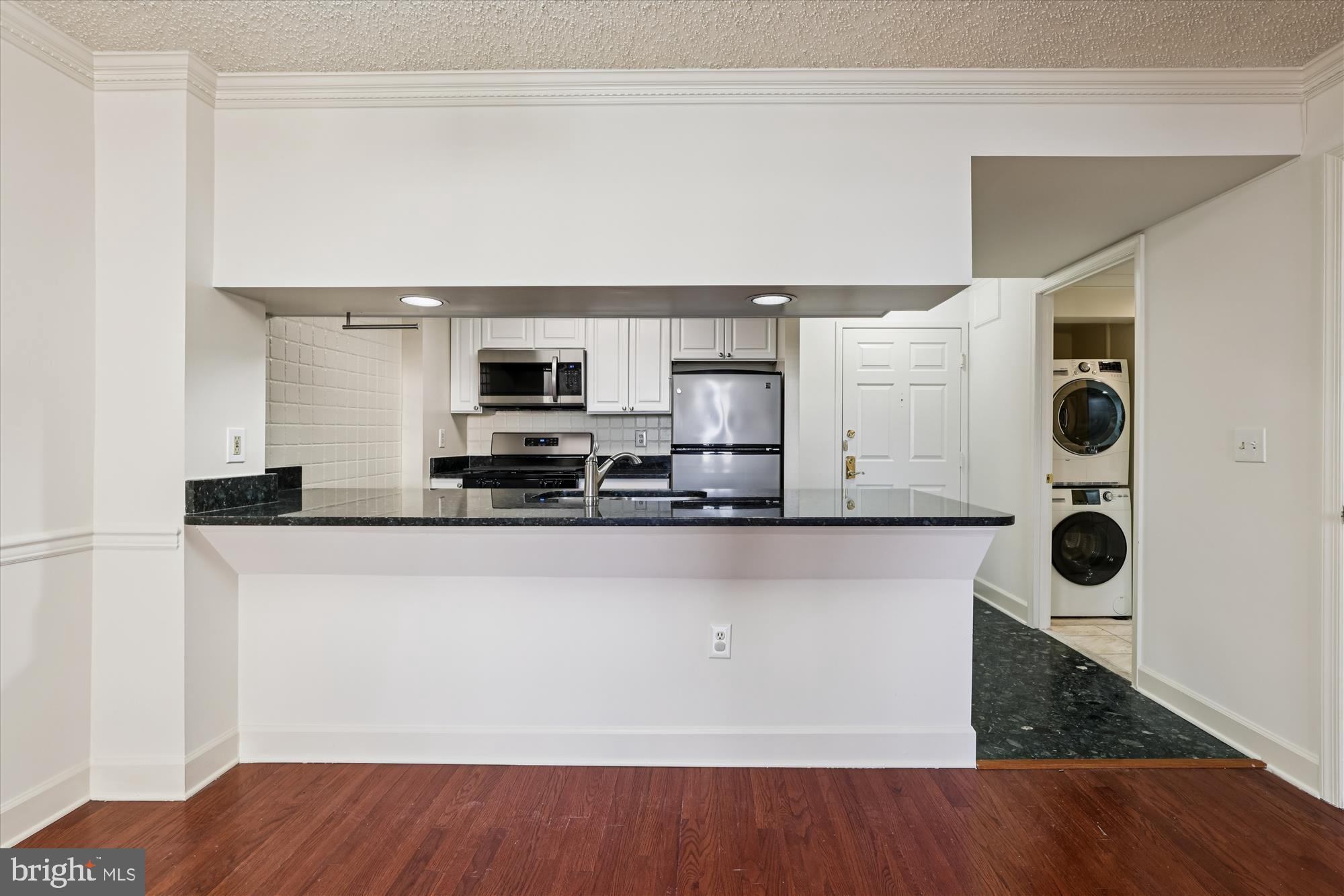 THE WILLIAMSBURG - Residential