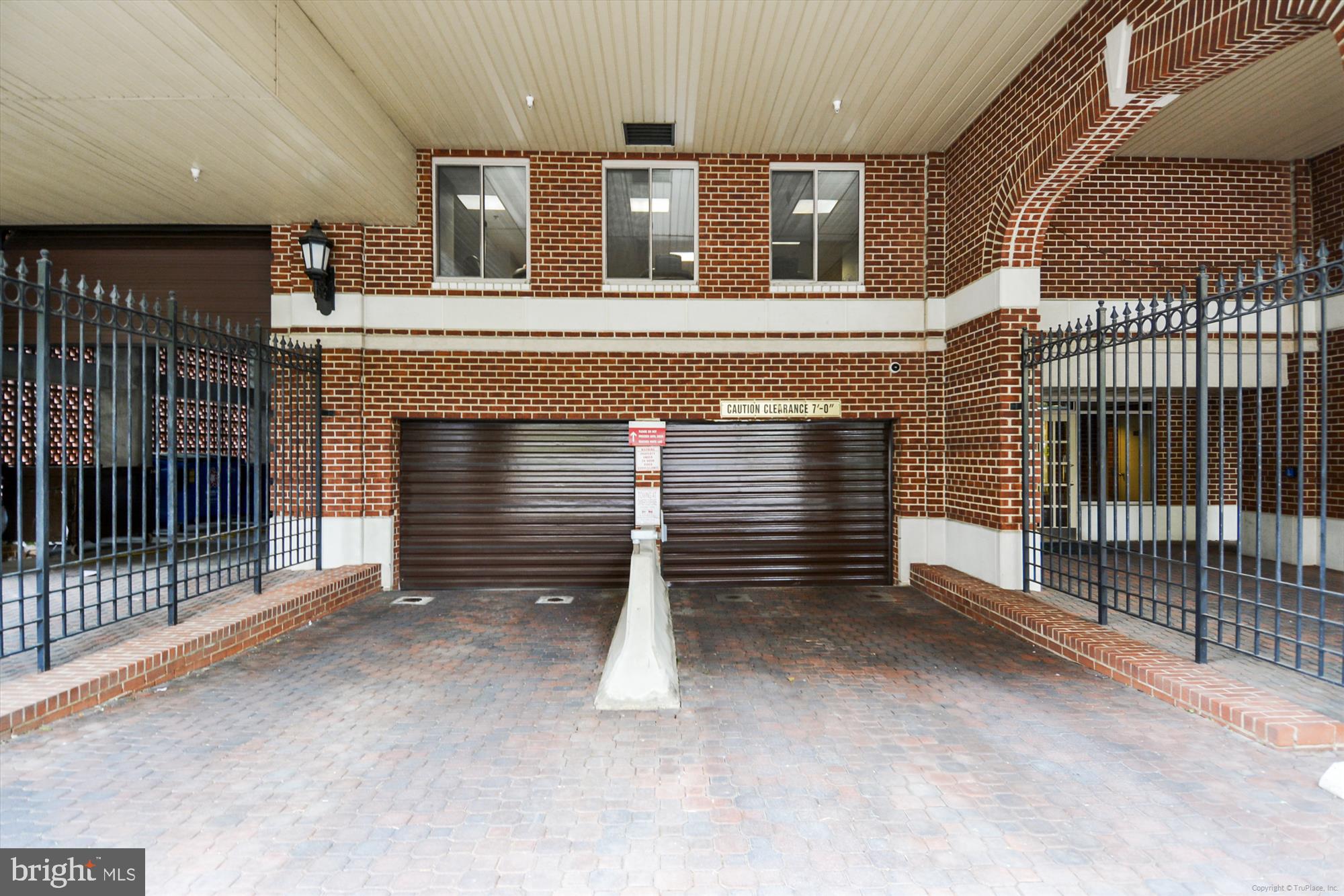 THE WILLIAMSBURG - Residential