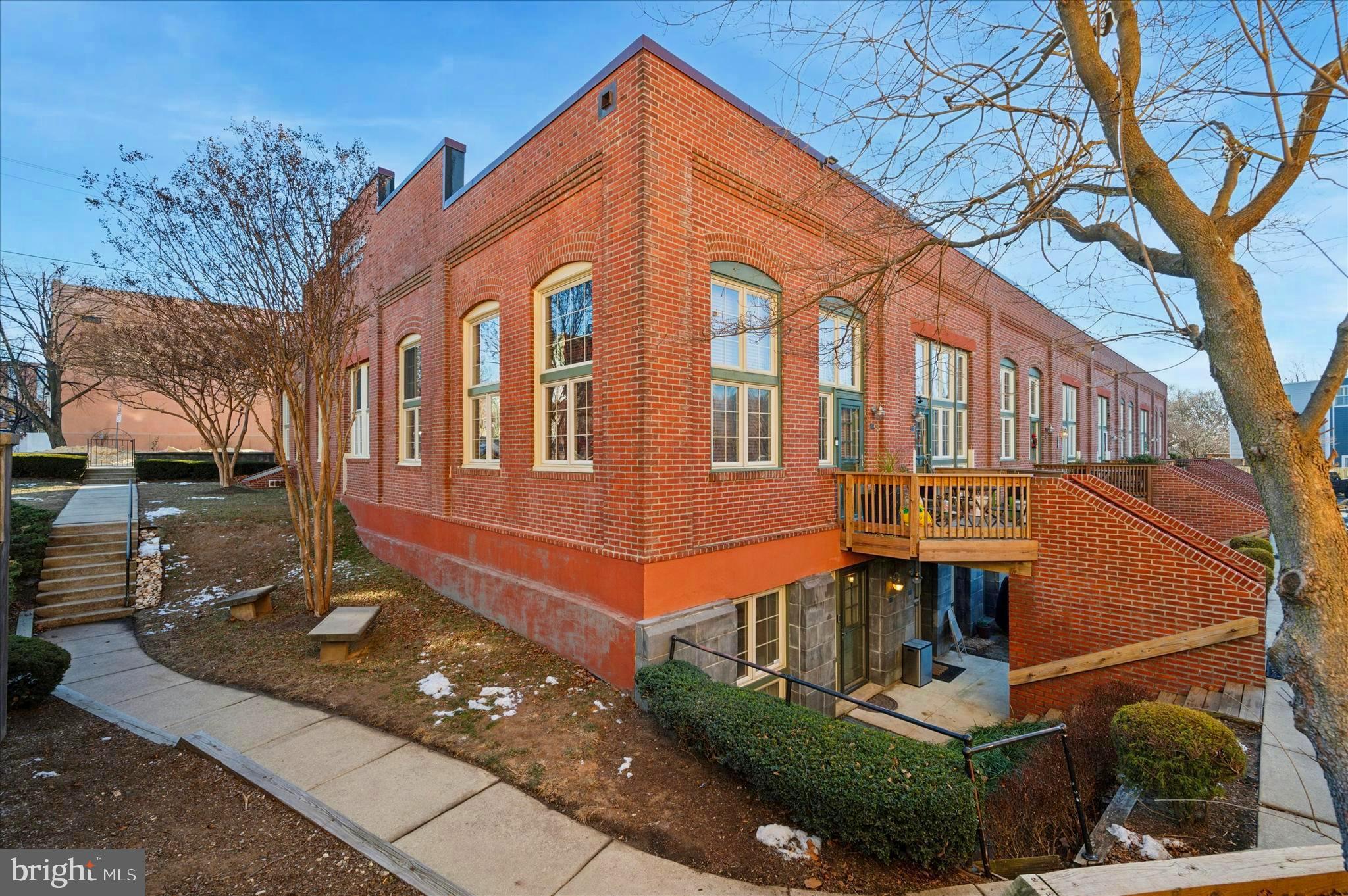 FAIRMOUNT - Residential