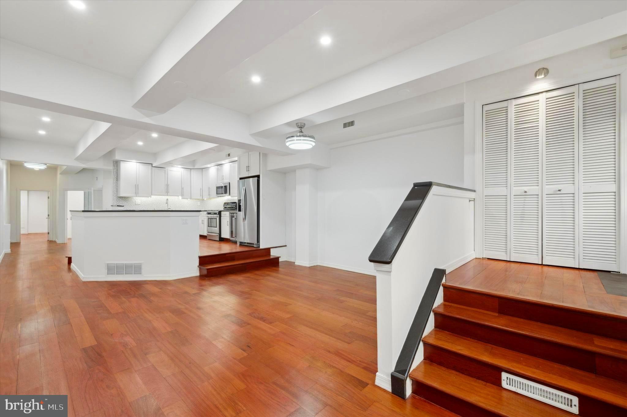 FAIRMOUNT - Residential