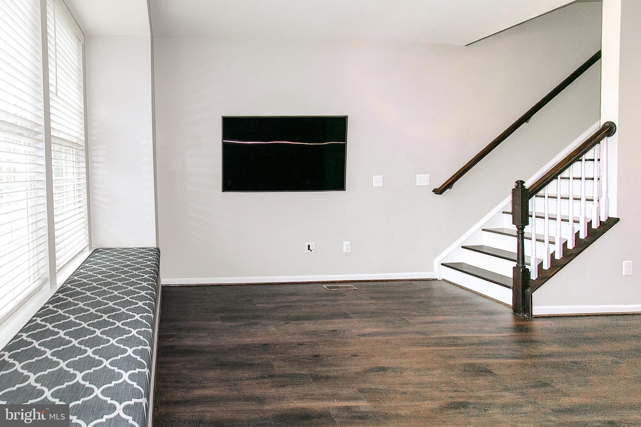 CRESCENT PLACE - Residential