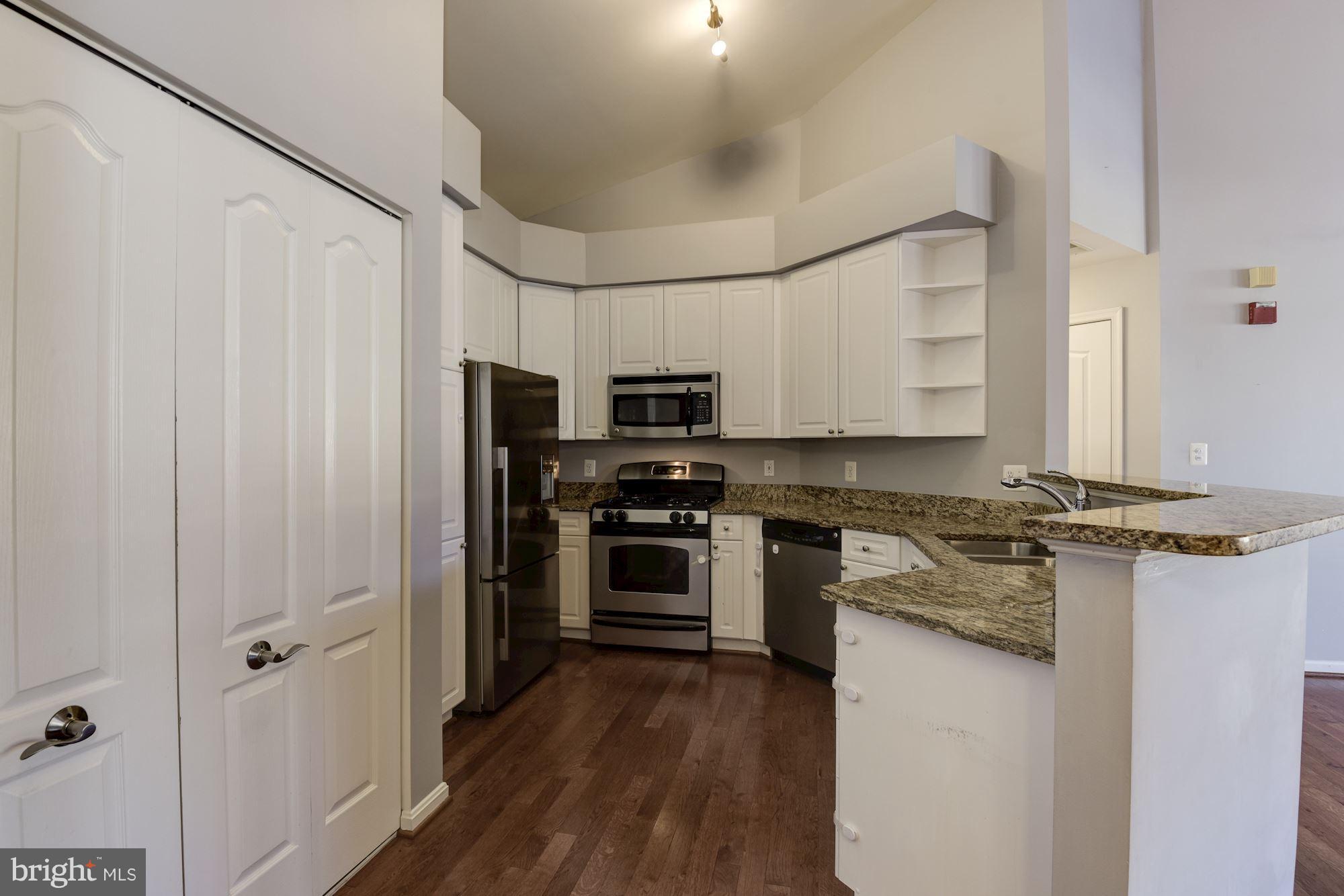 CARDINAL PLACE - Residential