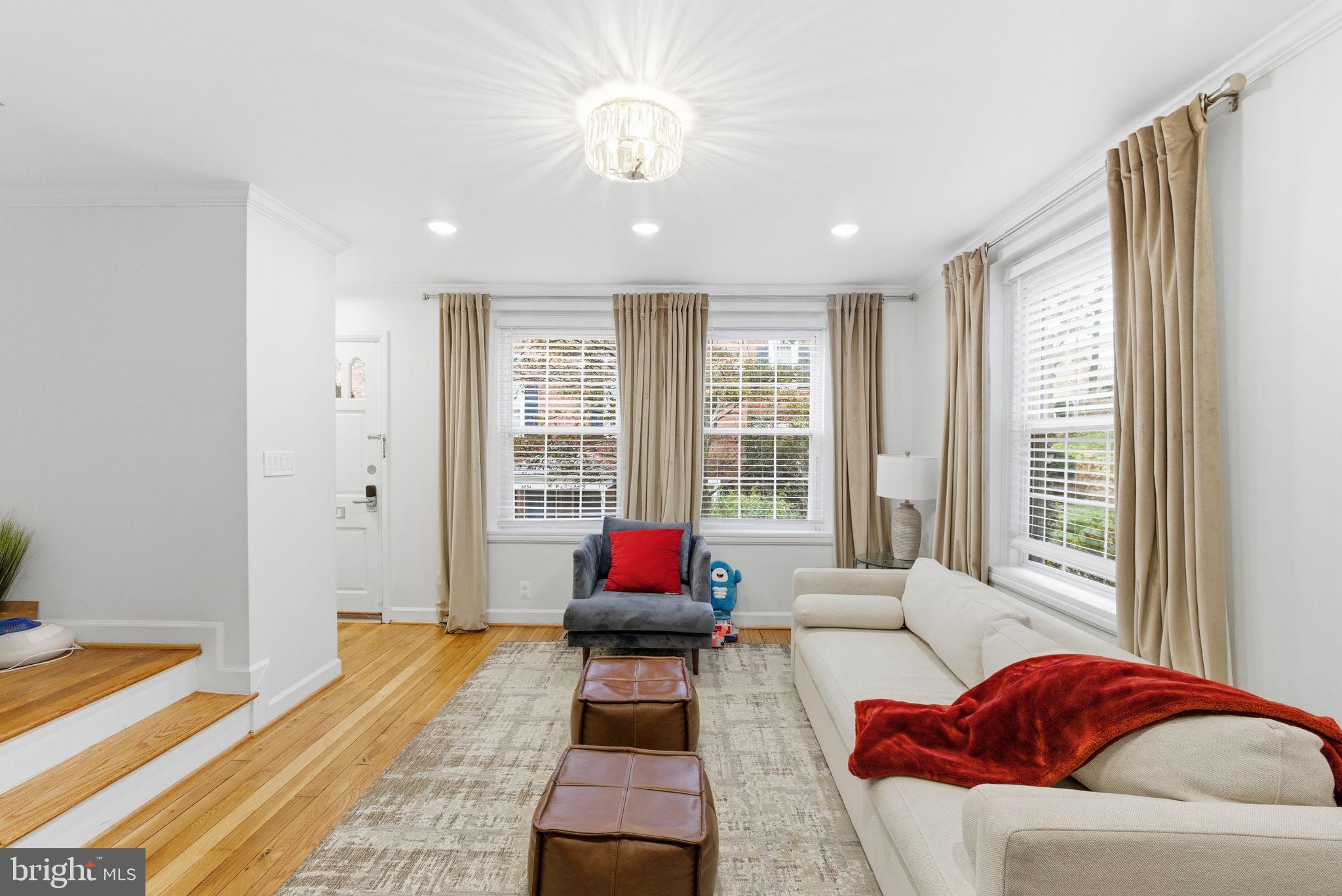 2842 S COLUMBUS STREET