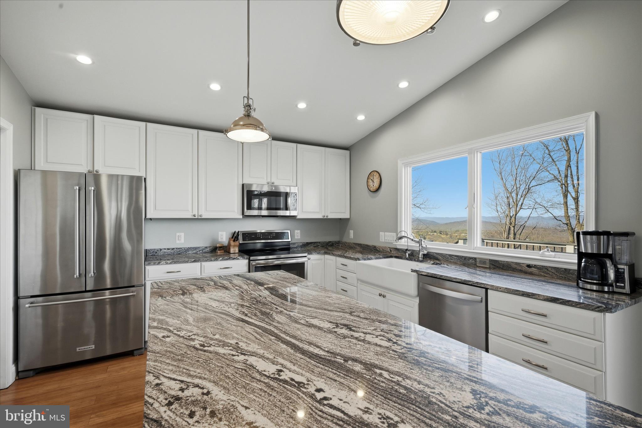 APPLE MT LAKE - Residential