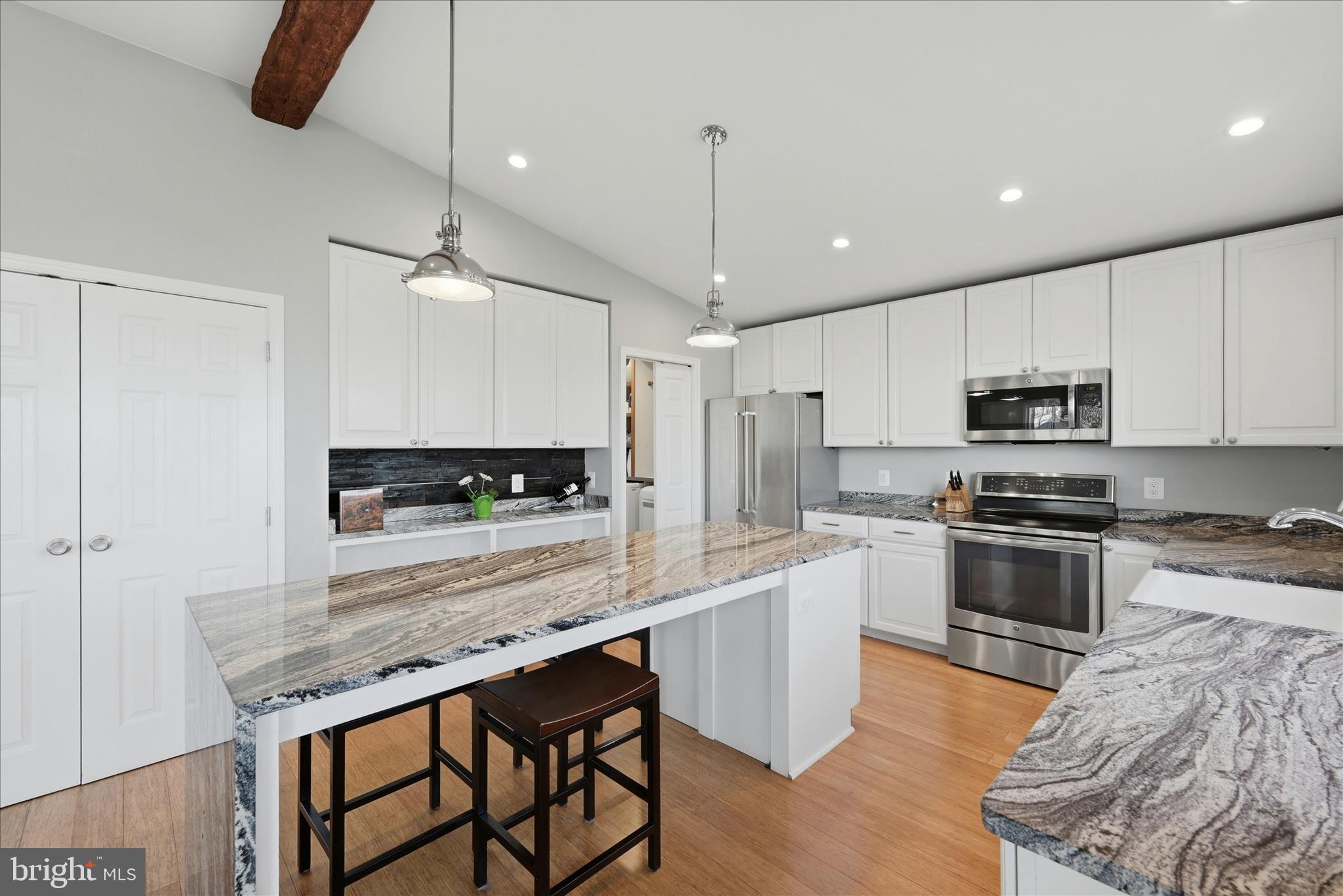 APPLE MT LAKE - Residential