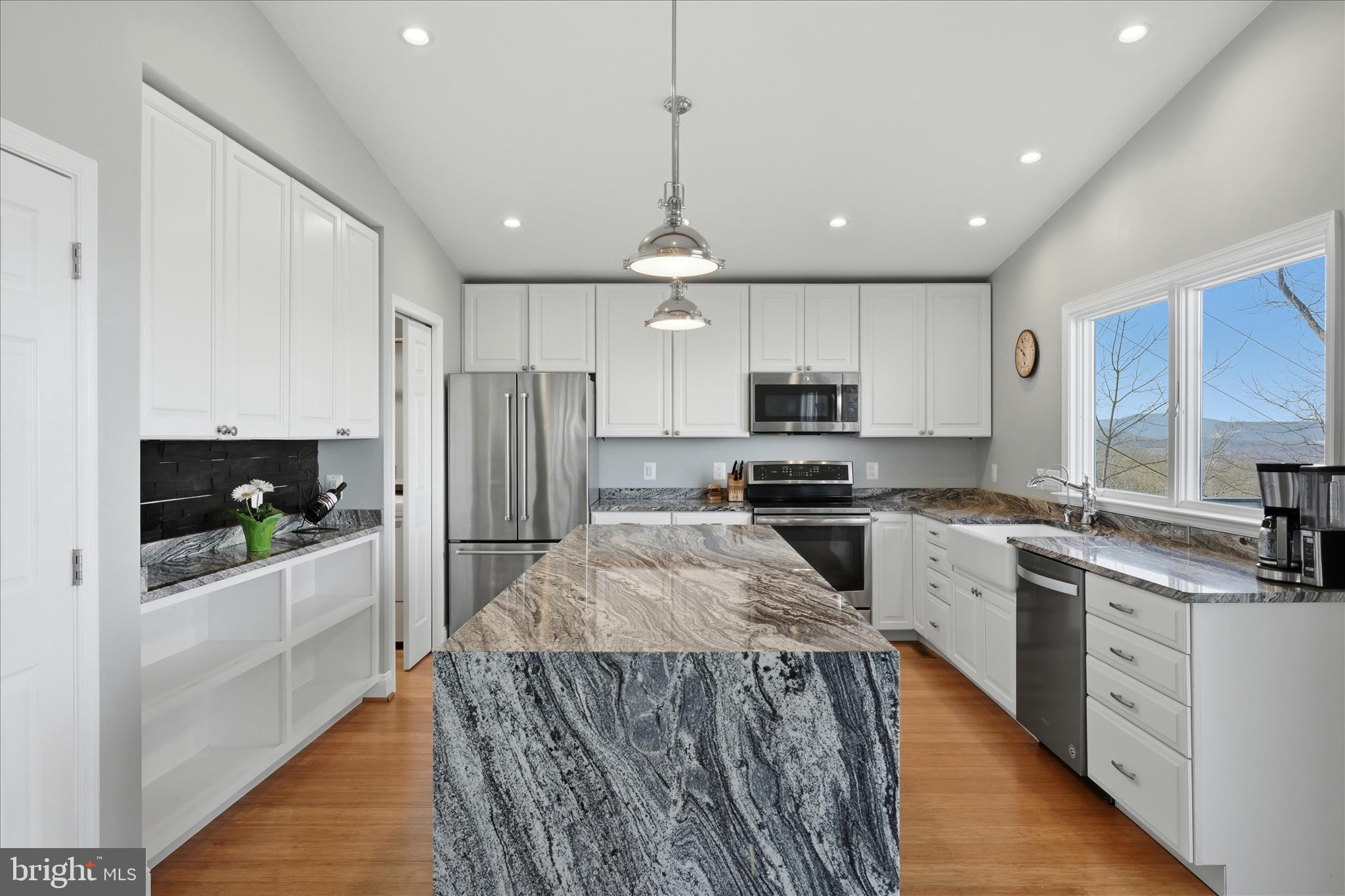 APPLE MT LAKE - Residential