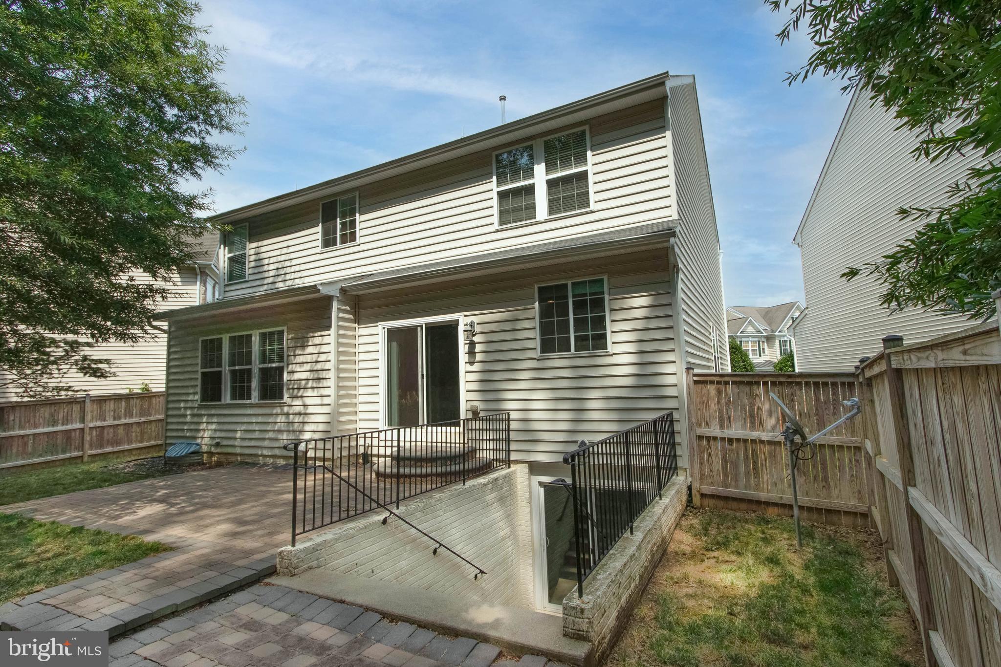 VAN BUREN VILLAGE - Residential Lease