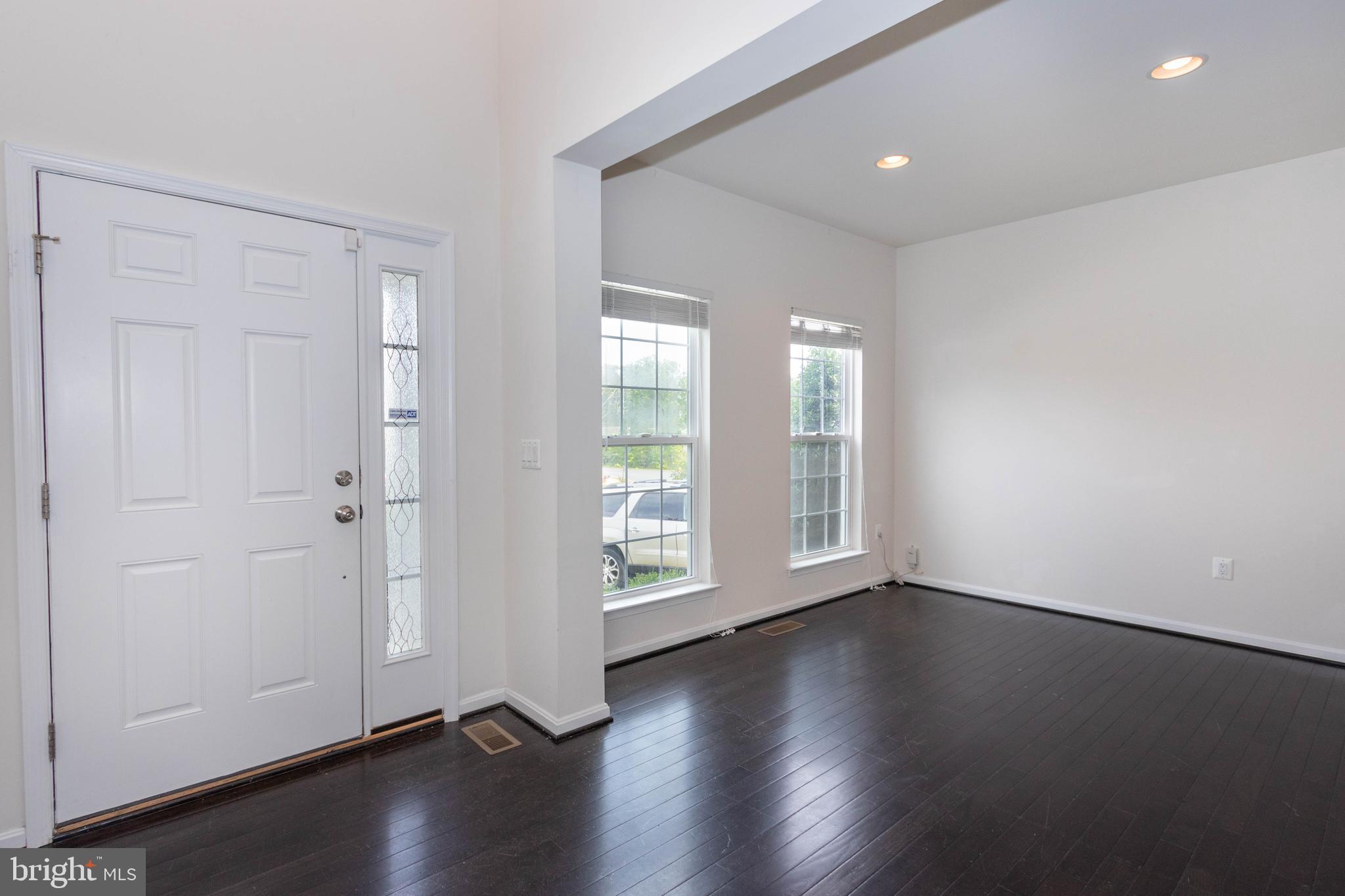 VAN BUREN VILLAGE - Residential Lease