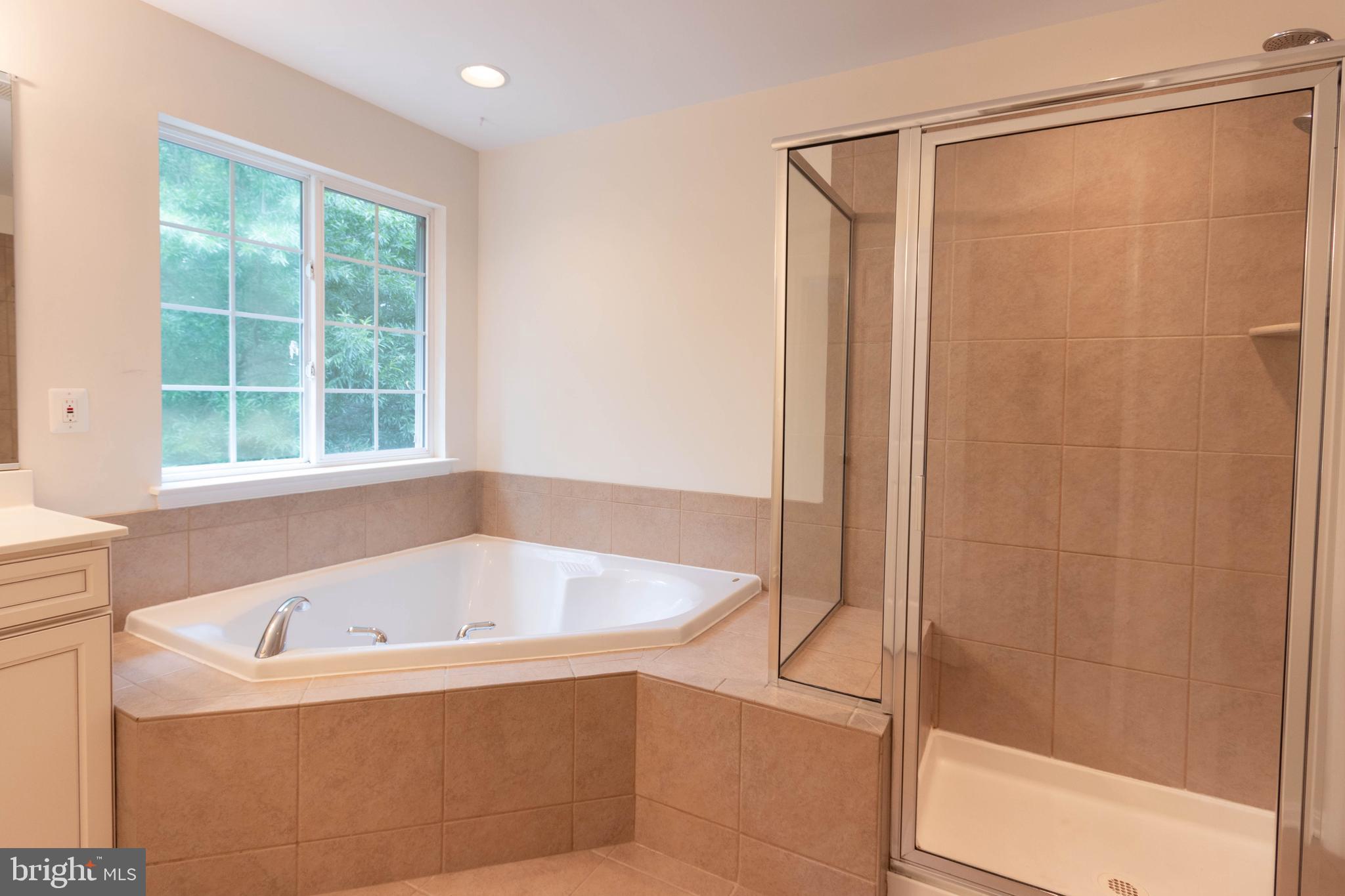 VAN BUREN VILLAGE - Residential Lease