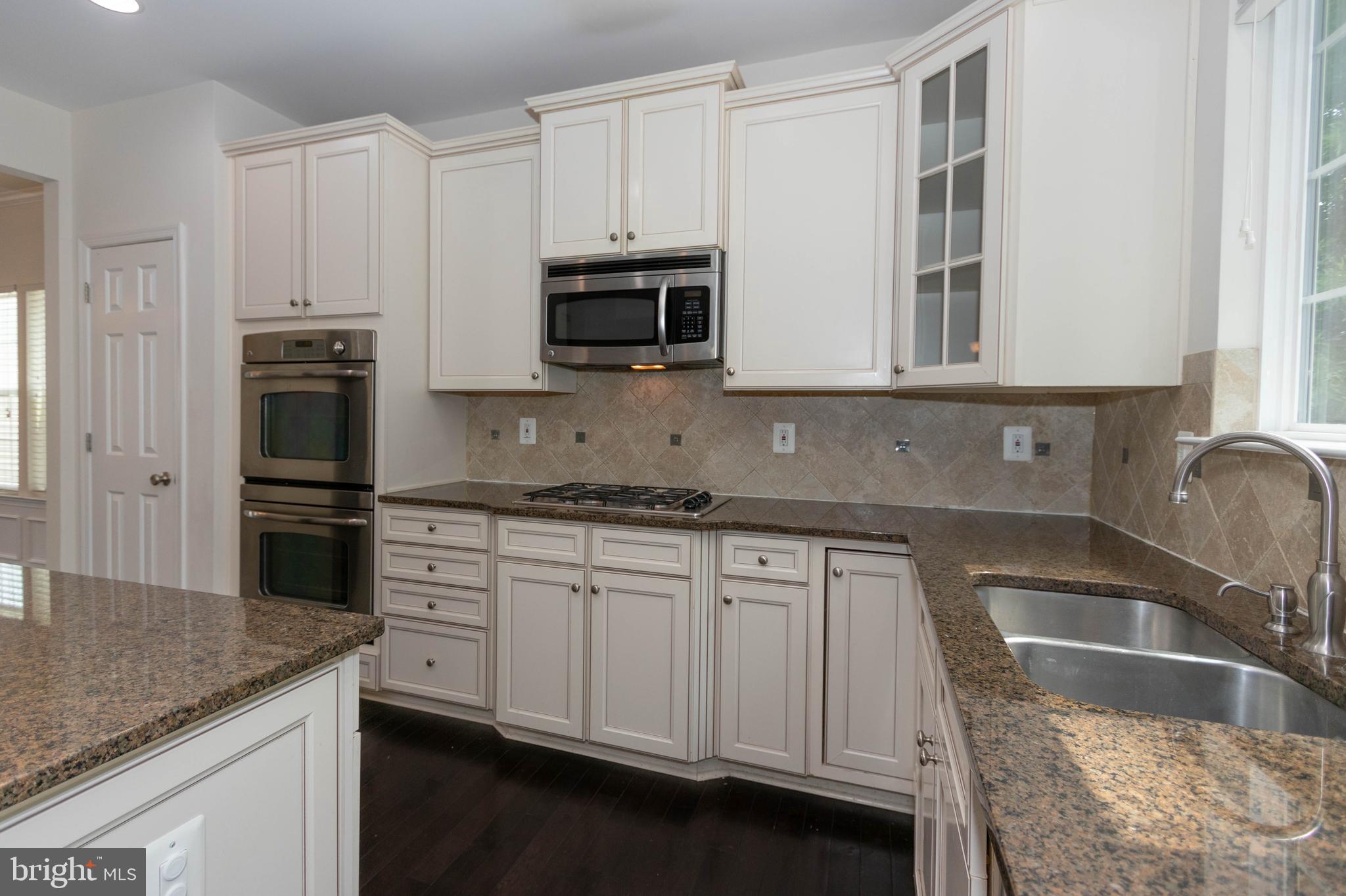 VAN BUREN VILLAGE - Residential Lease