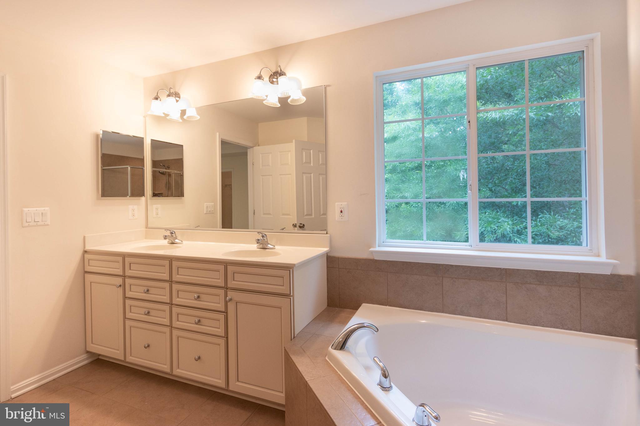 VAN BUREN VILLAGE - Residential Lease