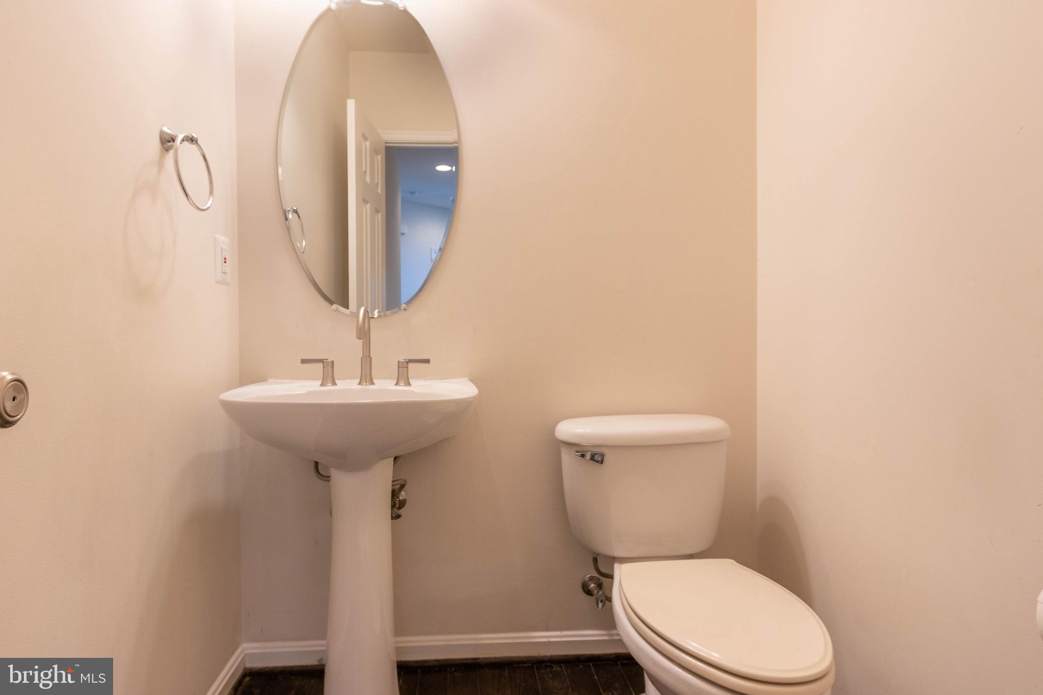 VAN BUREN VILLAGE - Residential Lease