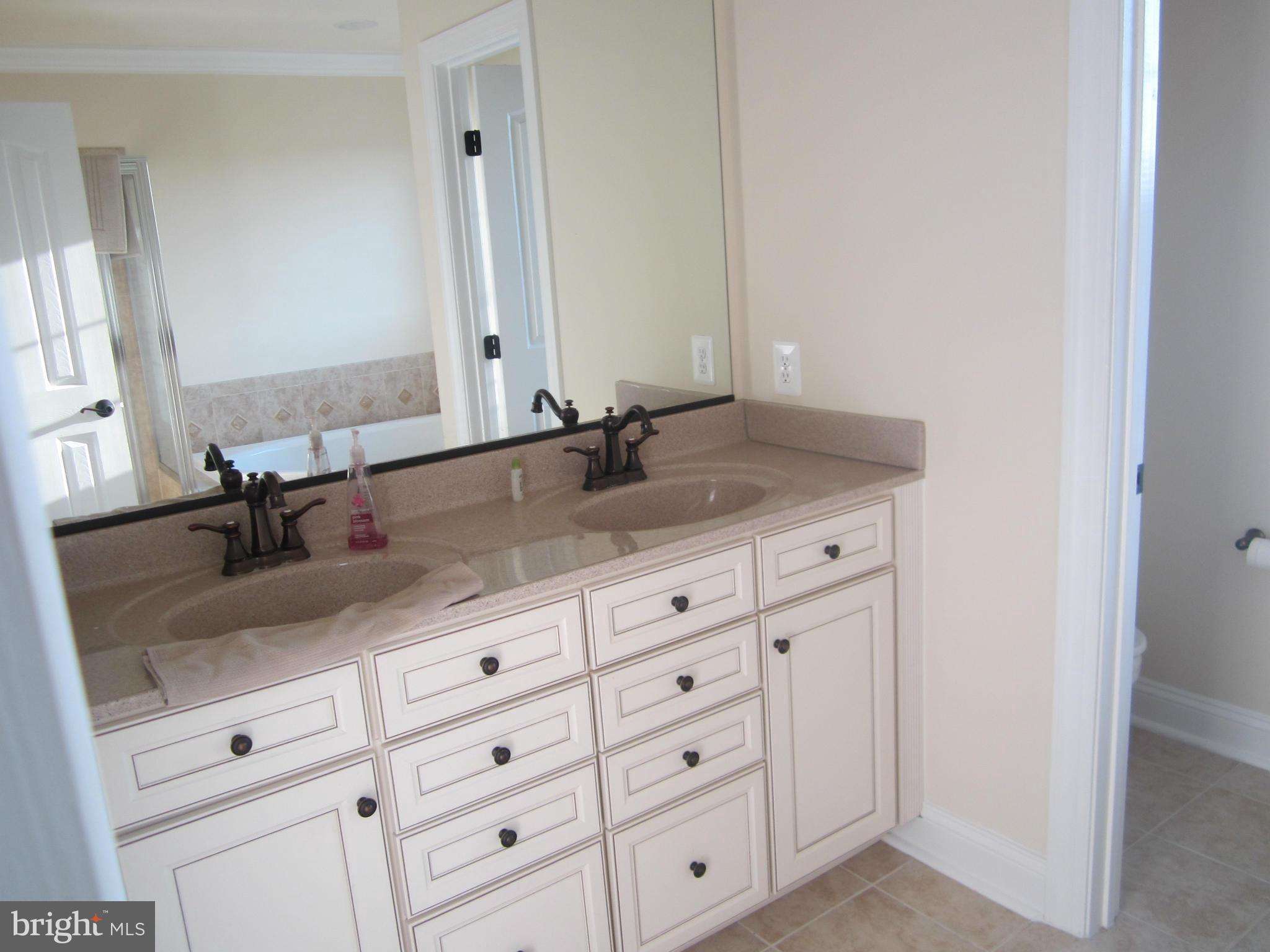 NORTH BROOK - Residential