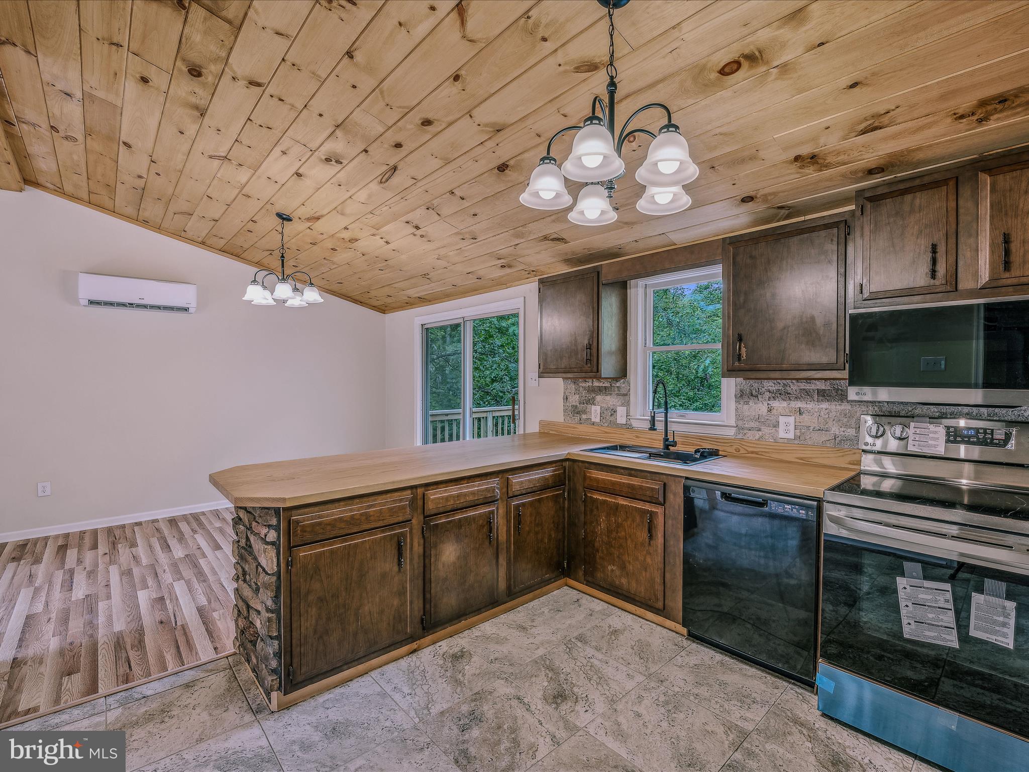 SHIRLEY FARMS - Residential