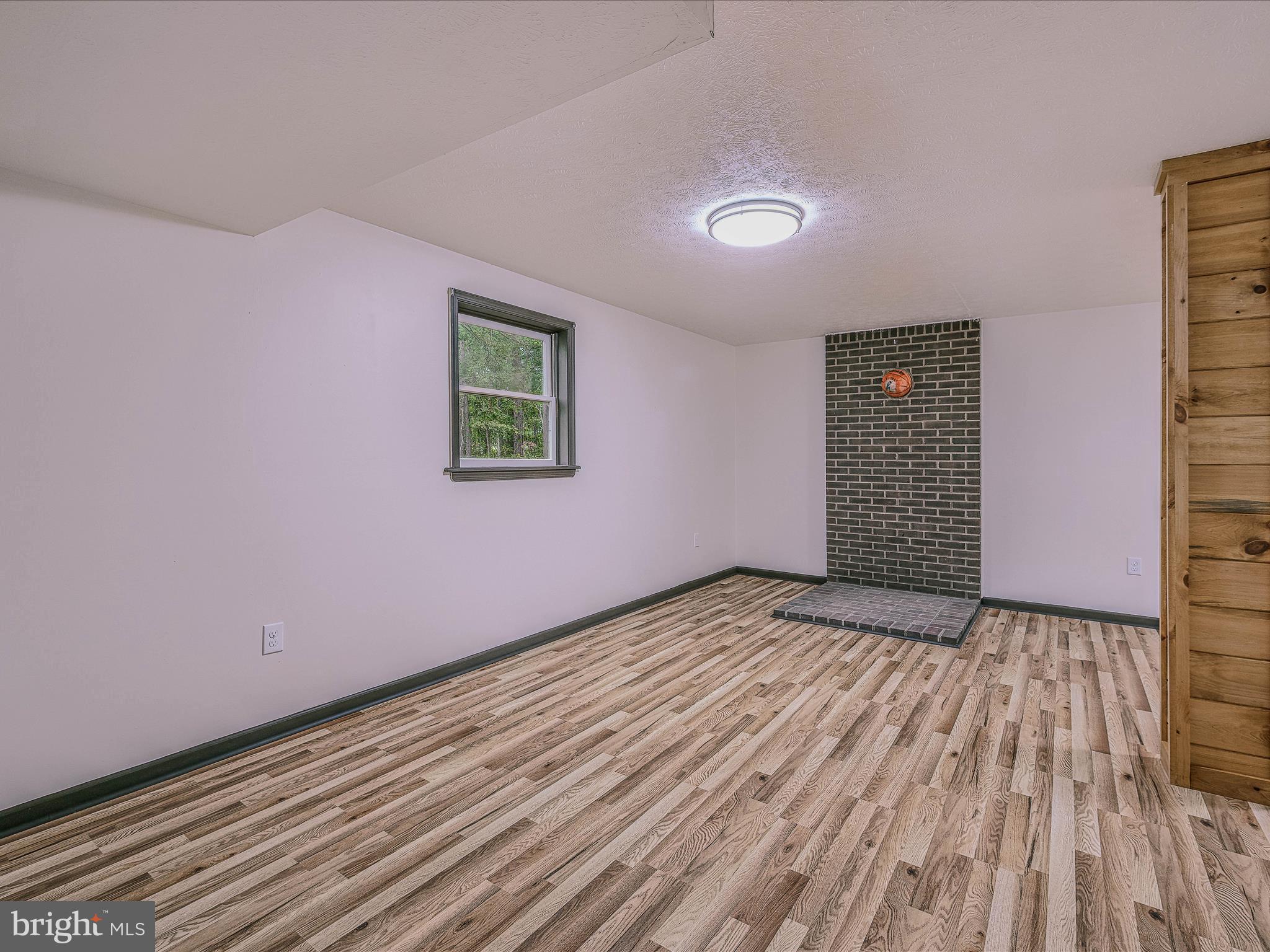 SHIRLEY FARMS - Residential