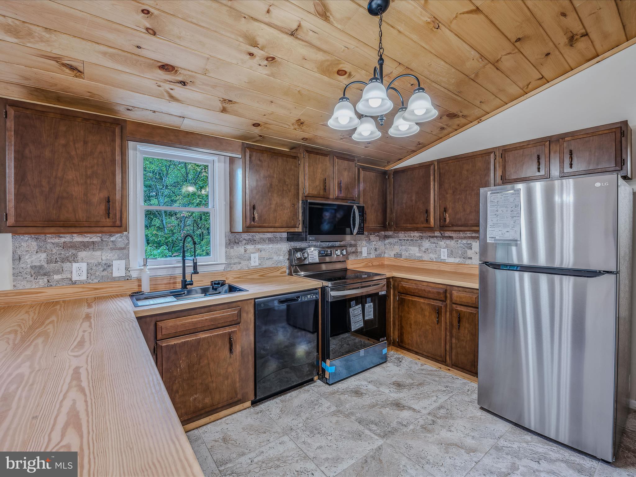 SHIRLEY FARMS - Residential