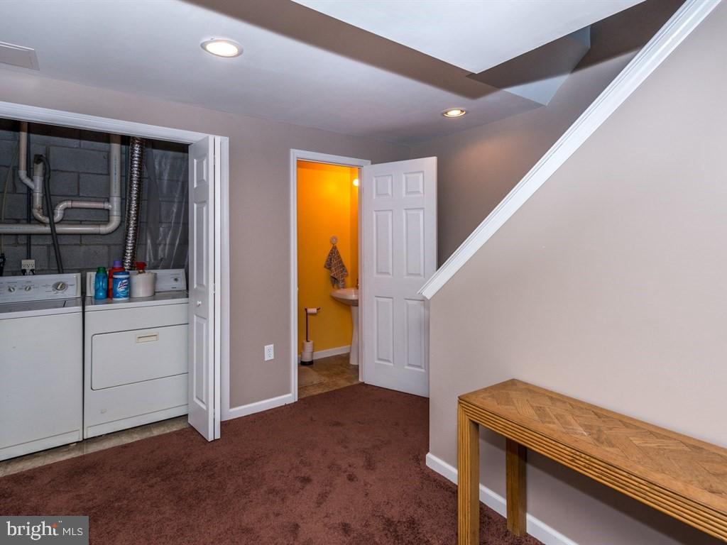 HAMPTON CHASE - Residential